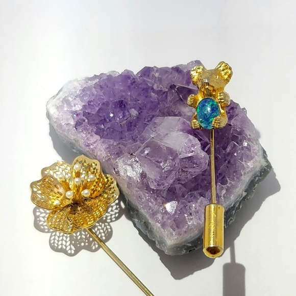 Vintage flower stick pin + bear stick pin - Picture 1 of 10